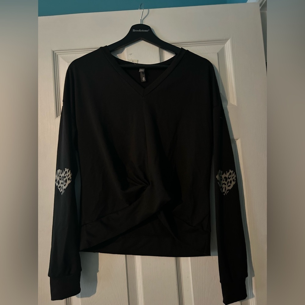 Brand: Francesca’s Size: XS Color: Black